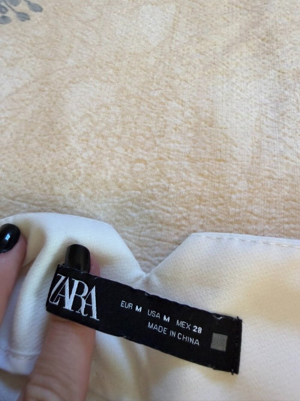 Zara High Waisted Pants | Medium | White - Picture 4 of 6